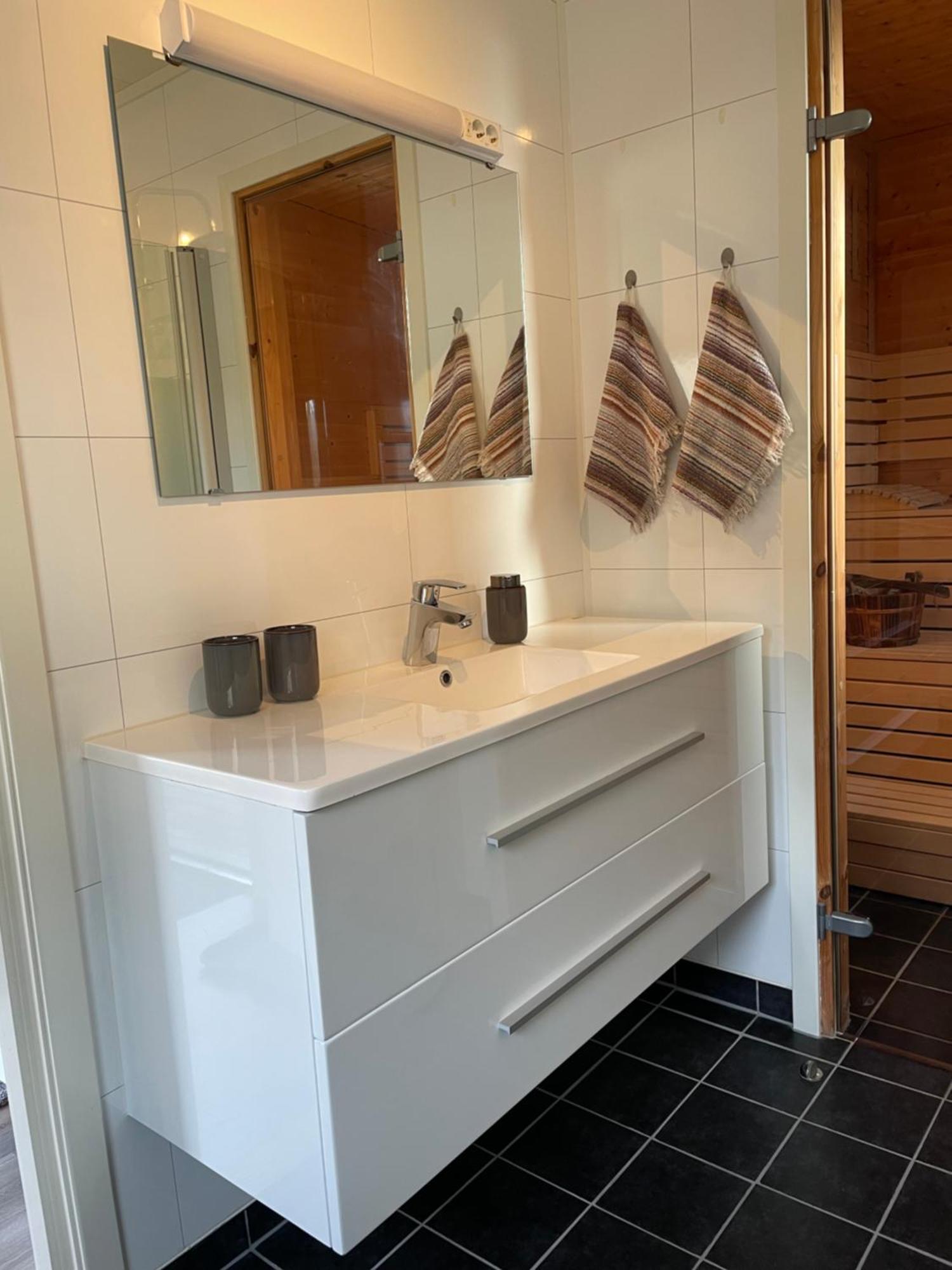 טרומסה Small Cozy Apartment מראה חיצוני תמונה